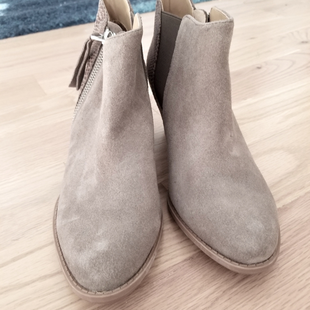 Vionic Booties - Picture 4 of 4